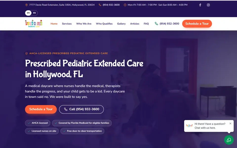 Página principal de Peek A Boo Pediatric Care en una computadora portátil